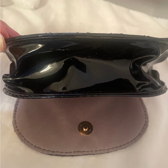 NWOT Hello Kitty Black and Gold Crossbody Bag - Picture 7 of 11